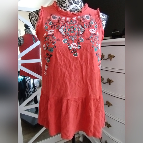 Embroidered Orange Sleeveless top - Picture 8 of 16